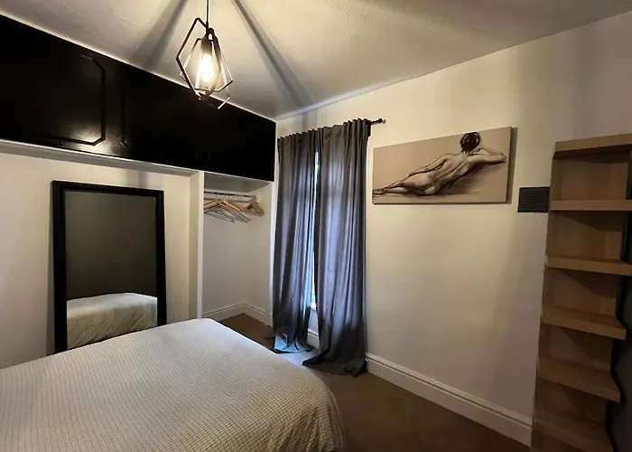 Cityscape-Cosy House By Anfield