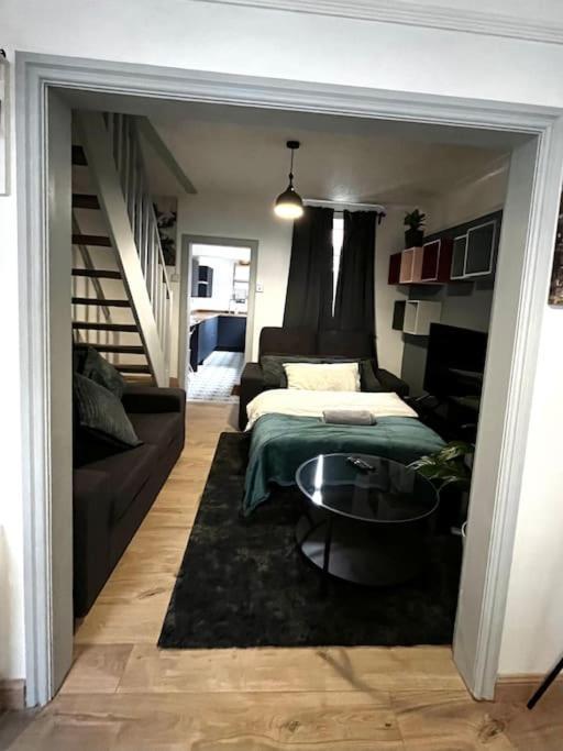 Apartment Cityscape-cosy House By Anfield