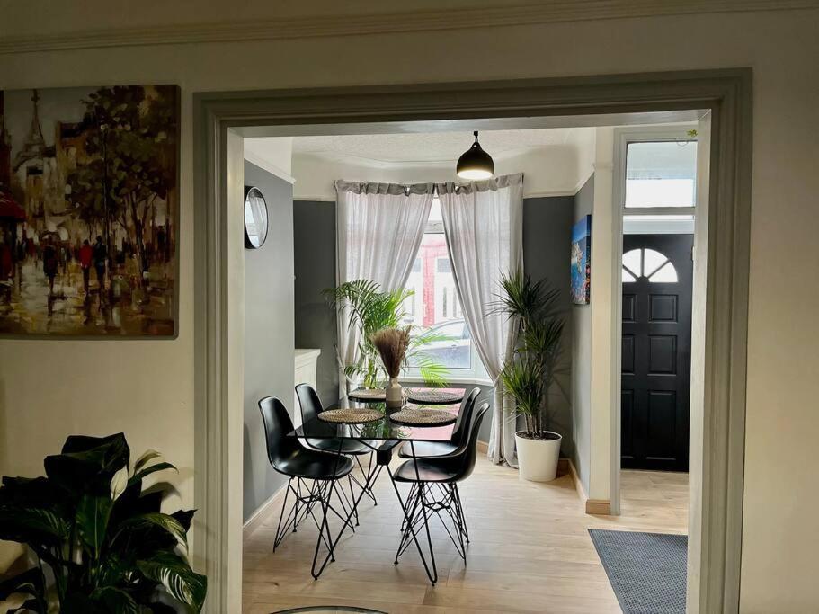 Cityscape-cosy House By Anfield Apartment